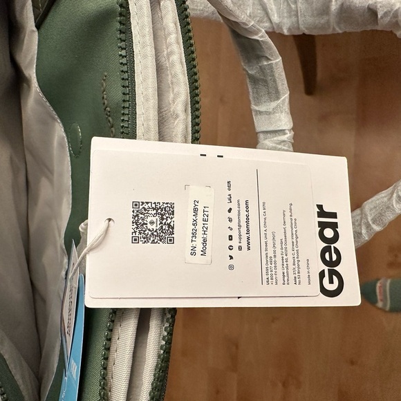 NWT tomtoc laptop bag - Picture 7 of 10